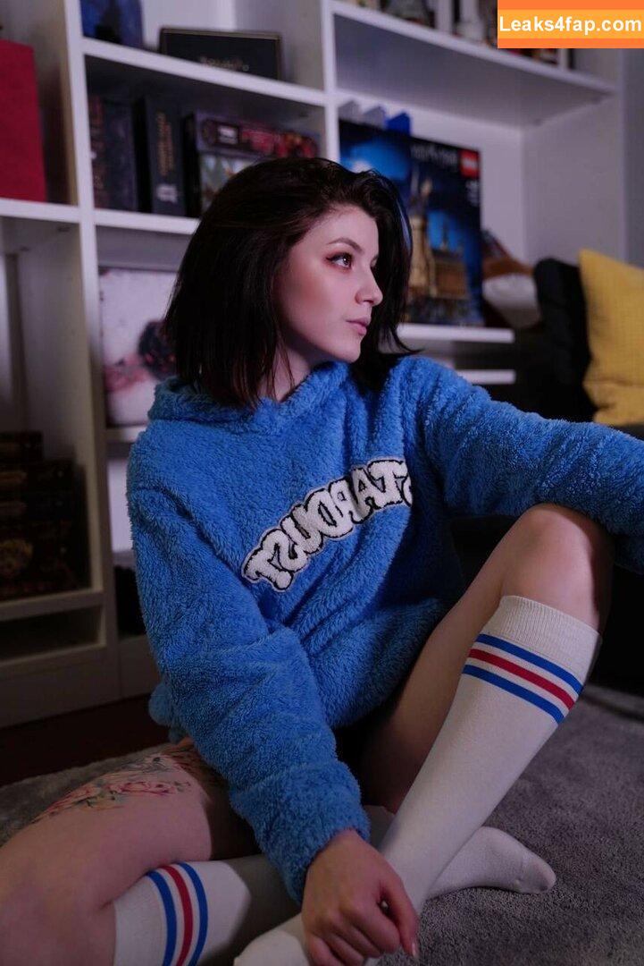 Olyashaa / deepfake / olyashaa_official / olyashaasaxon слитое фото фото #0066