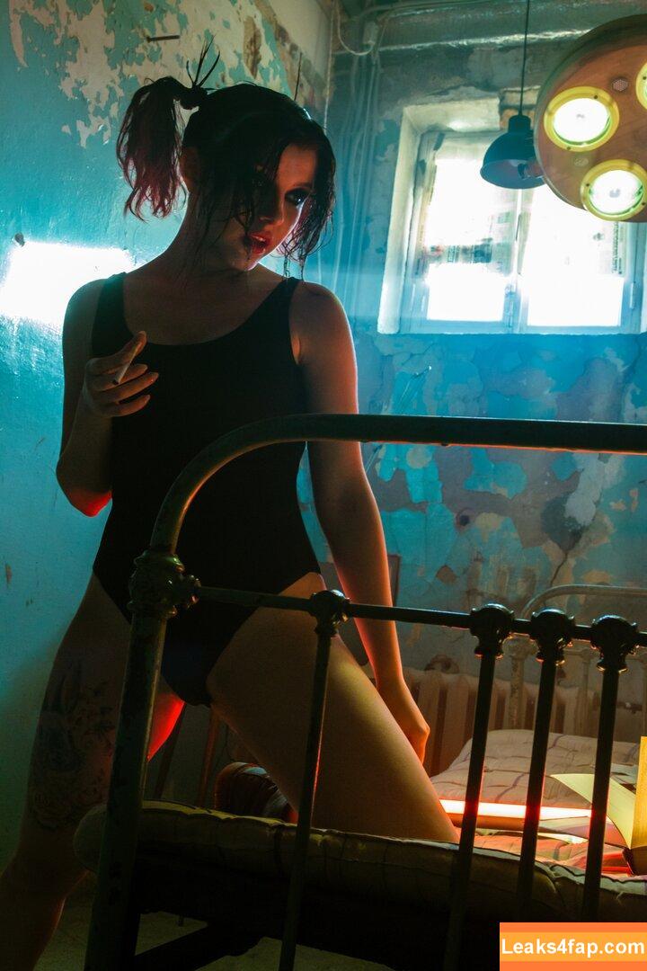 Olyashaa / deepfake / olyashaa_official / olyashaasaxon слитое фото фото #0142