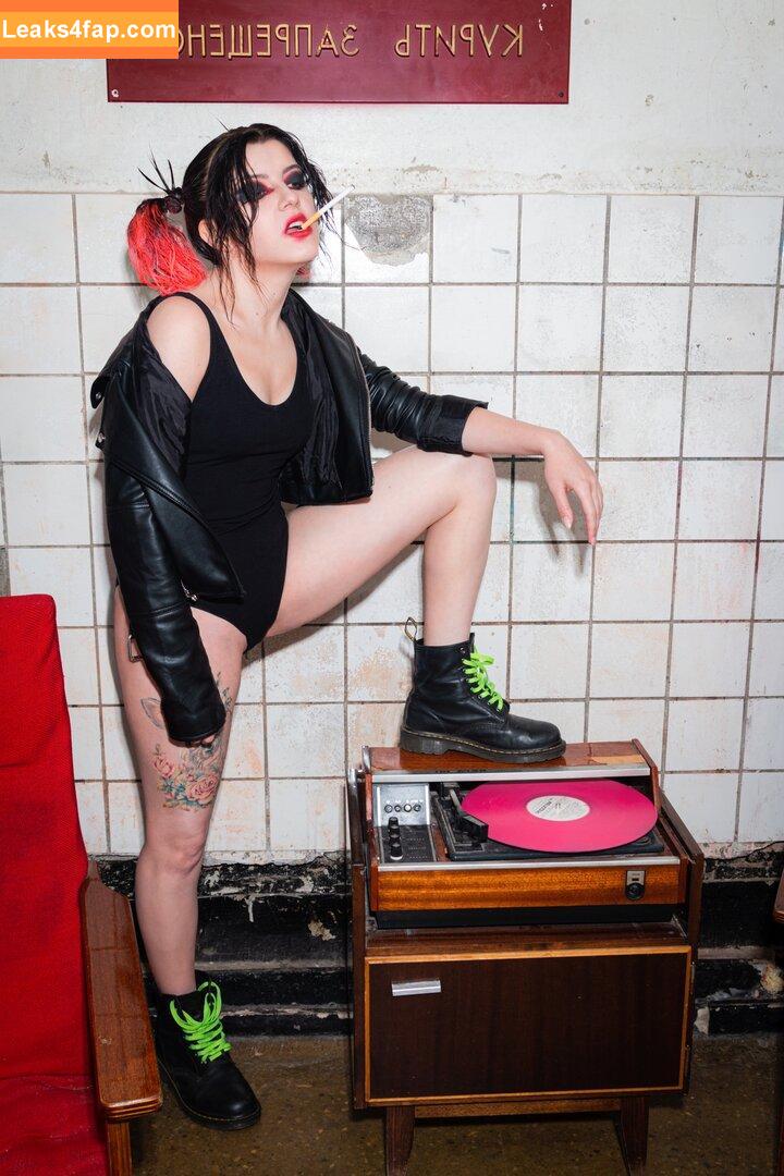 Olyashaa / deepfake / olyashaa_official / olyashaasaxon слитое фото фото #0150