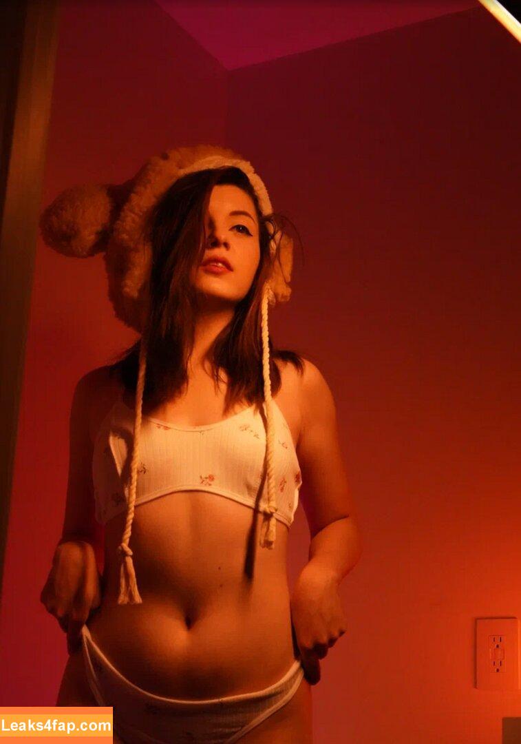 Olyashaa / deepfake / olyashaasaxon leaked photo photo #0580