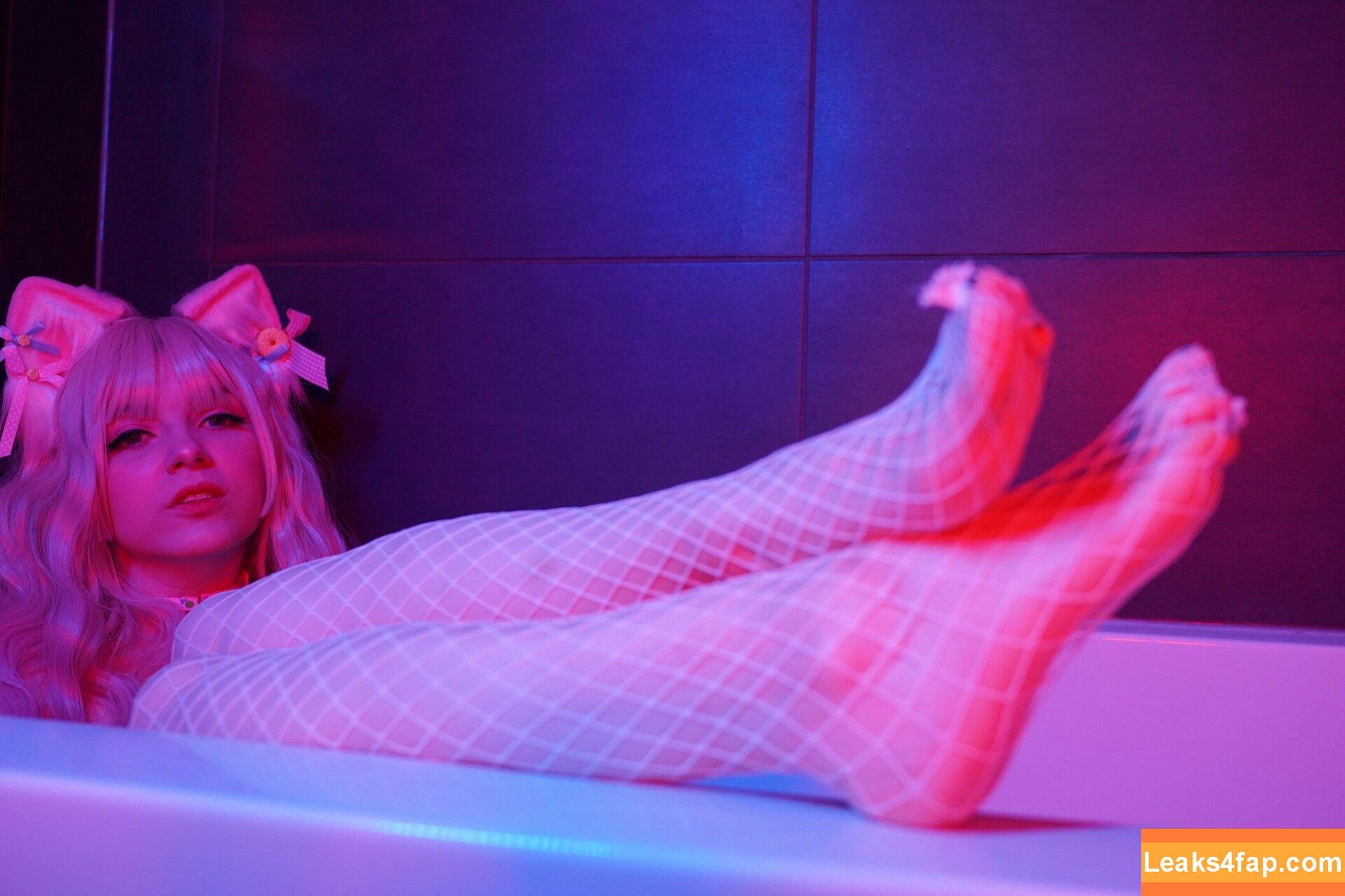 Olyashaa / deepfake / olyashaasaxon leaked photo photo #0631