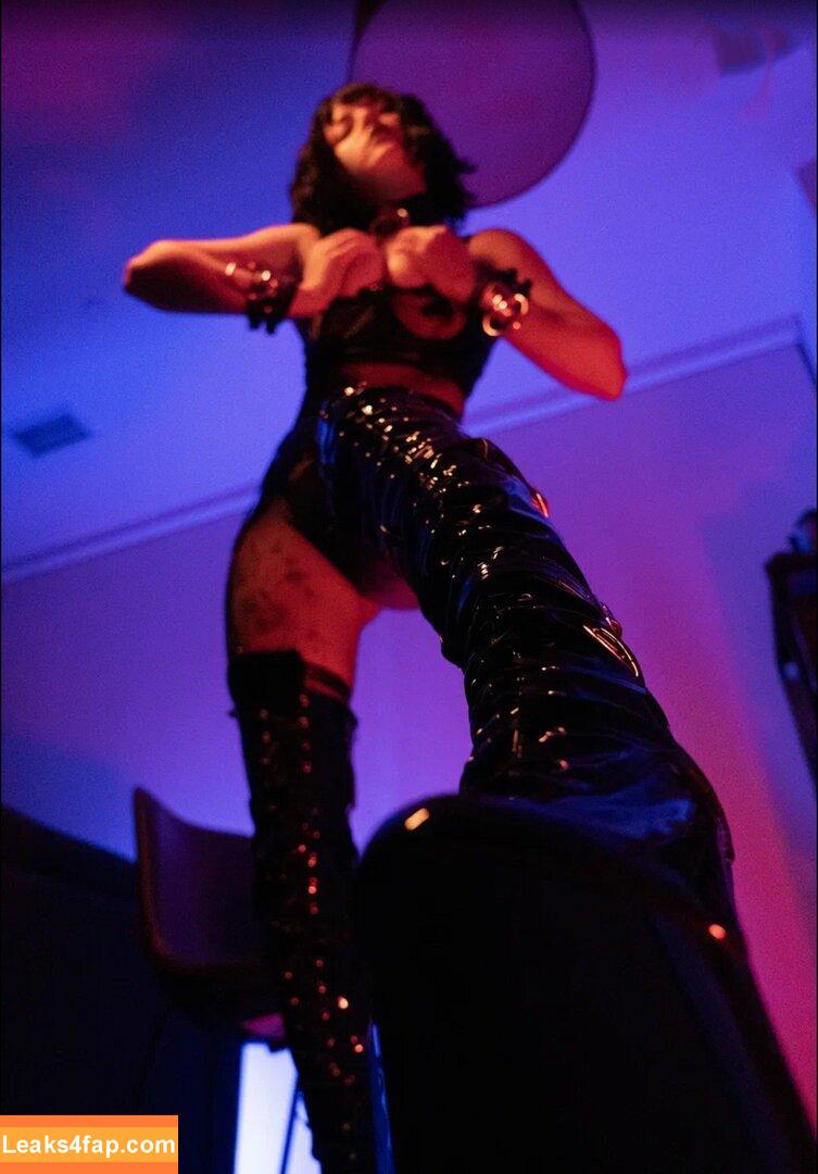 Olyashaa / deepfake / olyashaasaxon leaked photo photo #0745