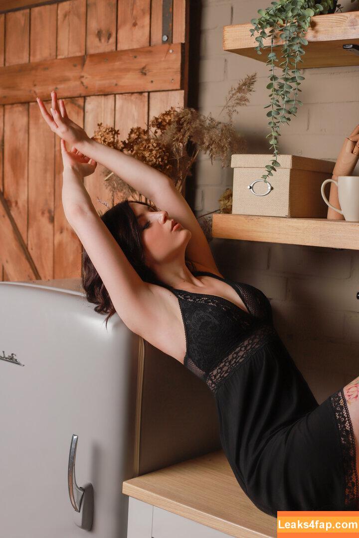 Olyashaa / deepfake / olyashaasaxon слитое фото фото #0808