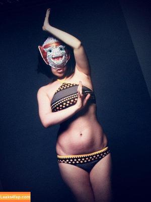 Omi Kero Gibson photo #0051