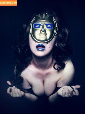 Omi Kero Gibson photo #0054