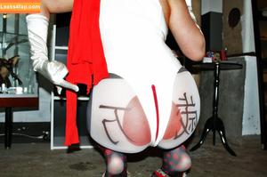 Omi Kero Gibson photo #0060