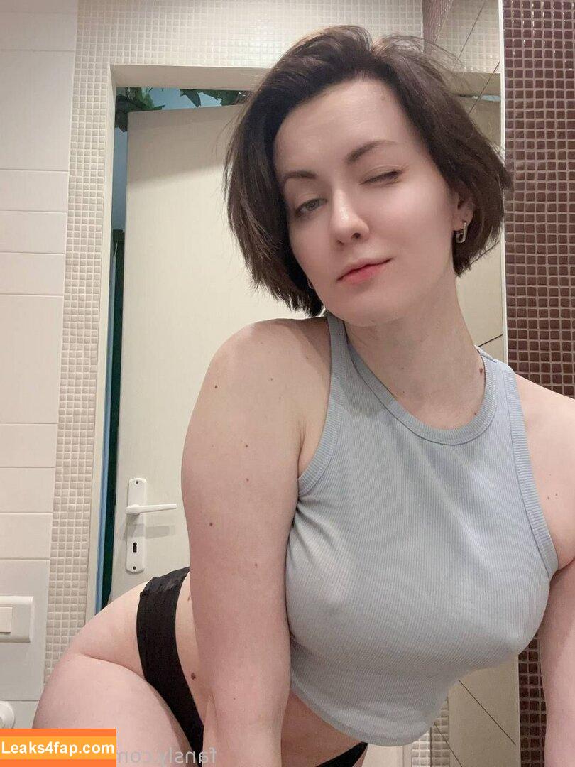 Oniksiya Sofinikum / AdamaeOniksiya / nuviponyali / oniksiya_sofinikum / sofinikum leaked photo photo #1592