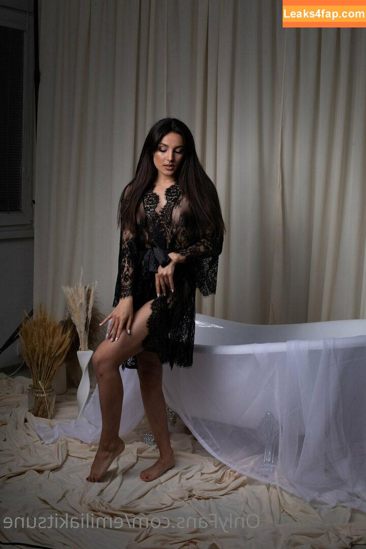 onlyemiliaa / Emilia / Https: / emiliamagnificent / onlyemiliaaaa leaked photo photo #0013