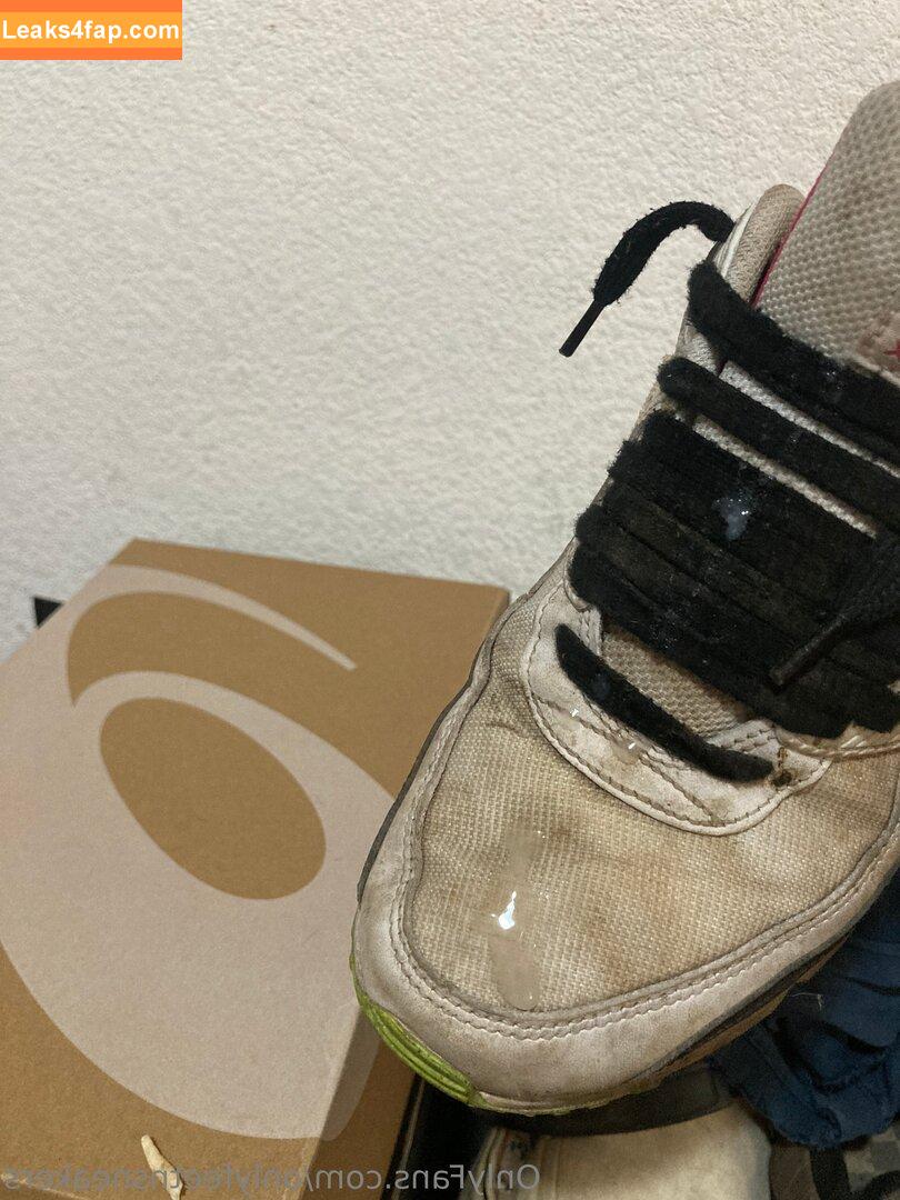 onlyfeetnsneakers /  leaked photo photo #0013