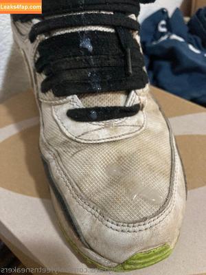 onlyfeetnsneakers photo #0011