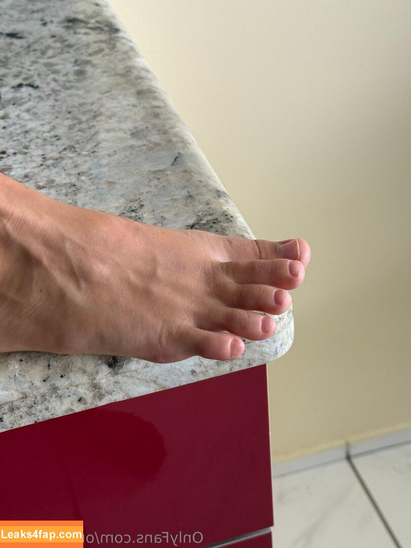 onlymyfeetx /  leaked photo photo #0020