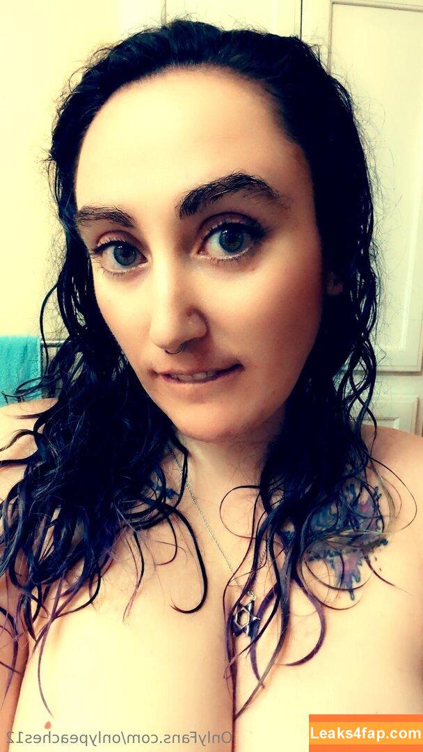 onlypeaches12 /  leaked photo photo #0002