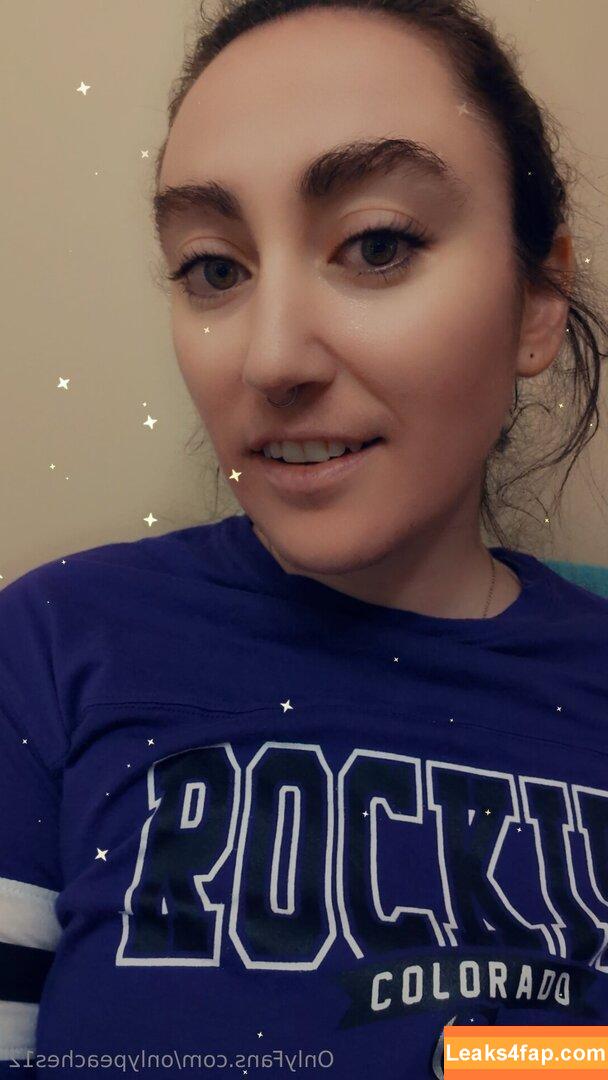 onlypeaches12 /  leaked photo photo #0003