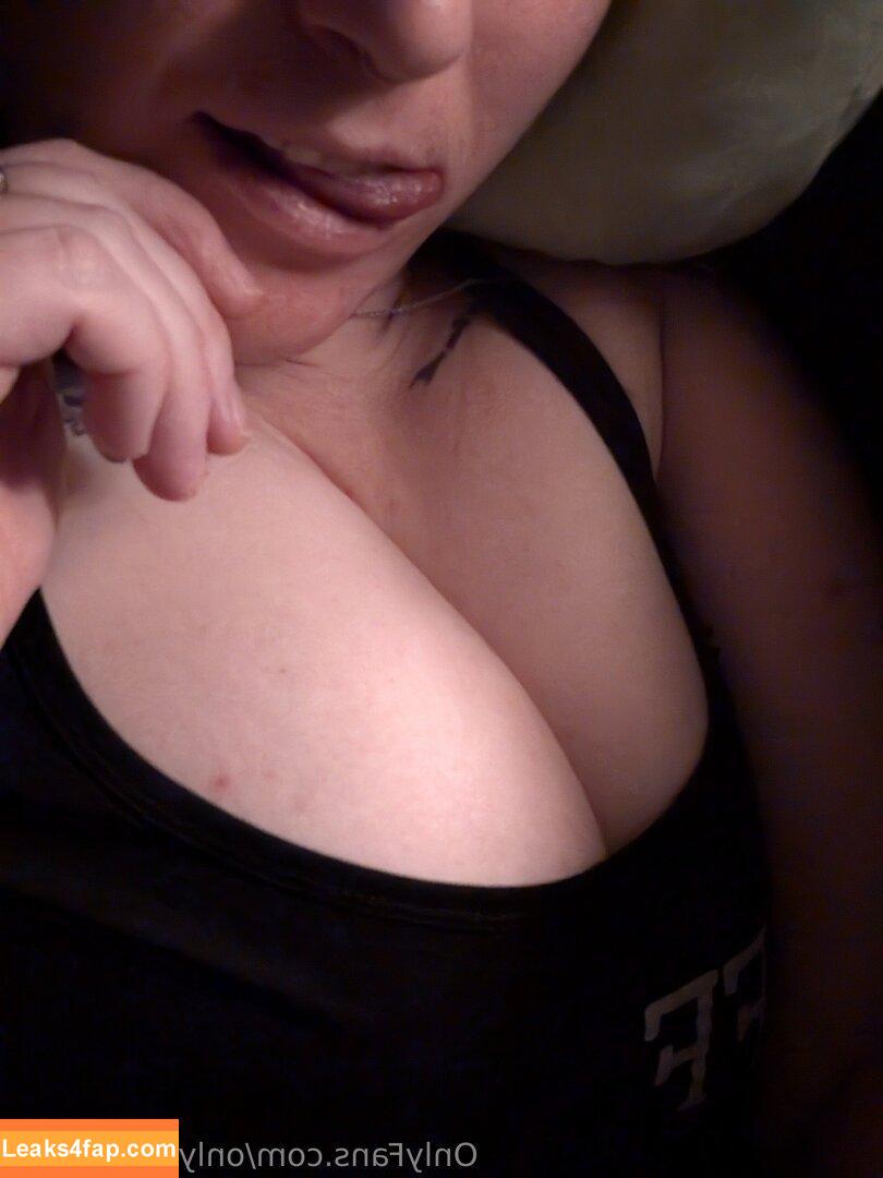 onlypeaches12 /  leaked photo photo #0012