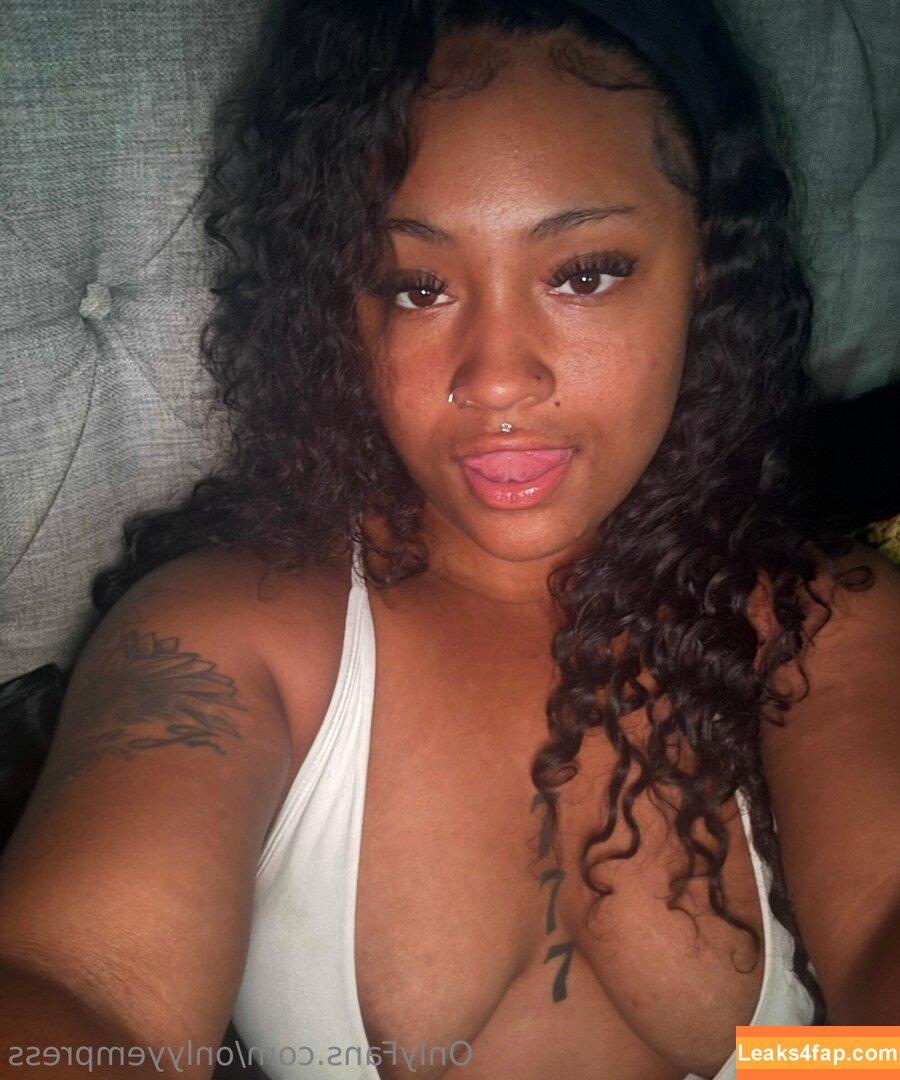 onlyyempress / onlyy.empress leaked photo photo #0001