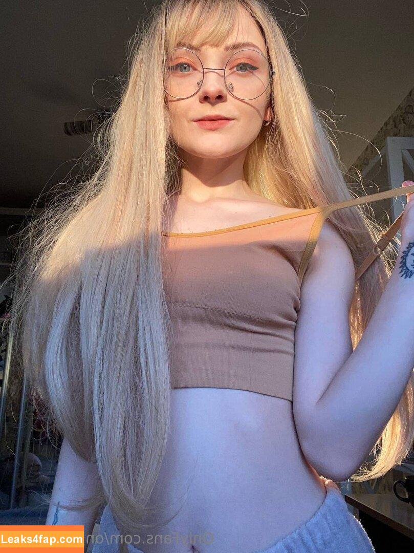 onlyzoeylove / therealzoeyloveee leaked photo photo #0071