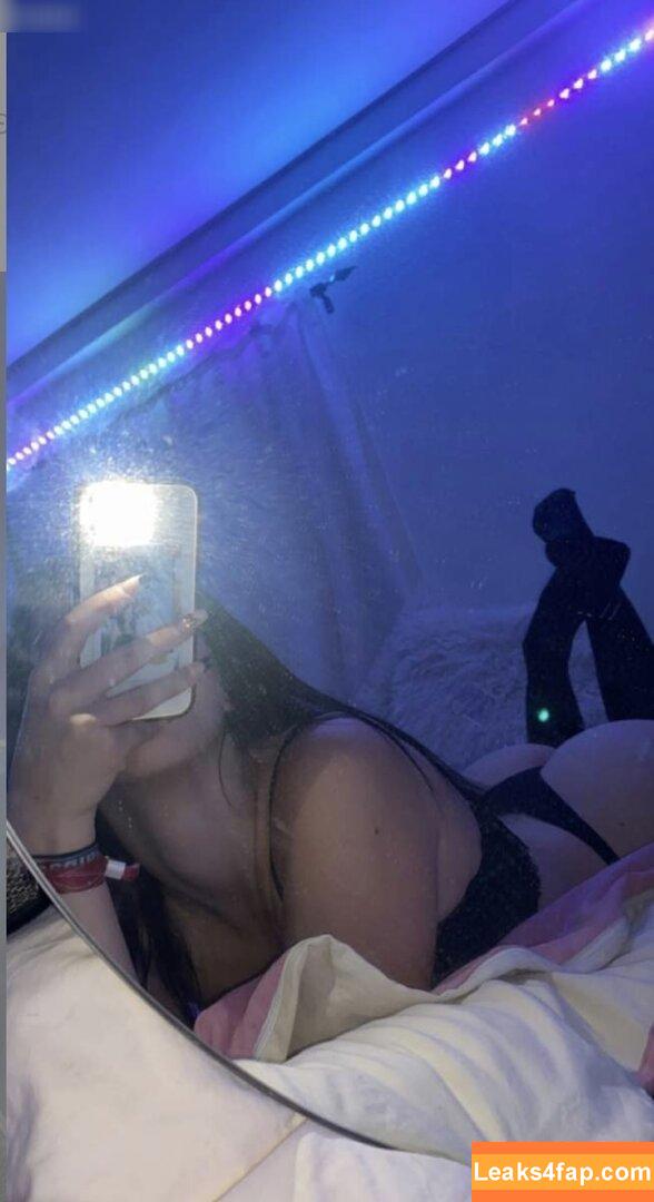 onselina / _only.gixl_ leaked photo photo #0019