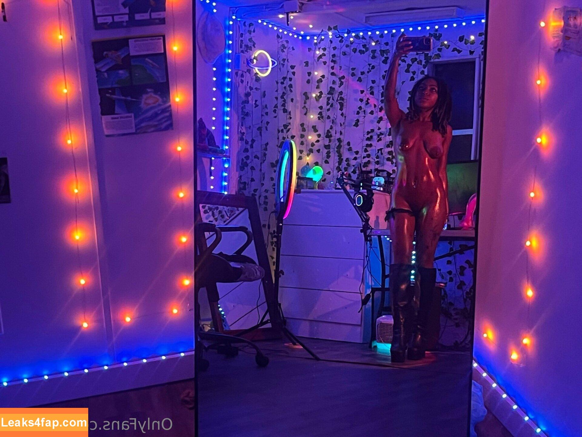 oonacx /  leaked photo photo #0003