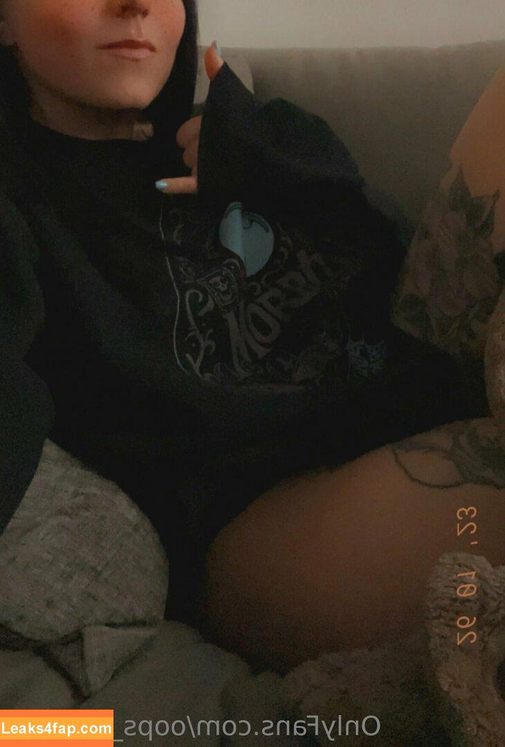oops_boobies /  leaked photo photo #0071