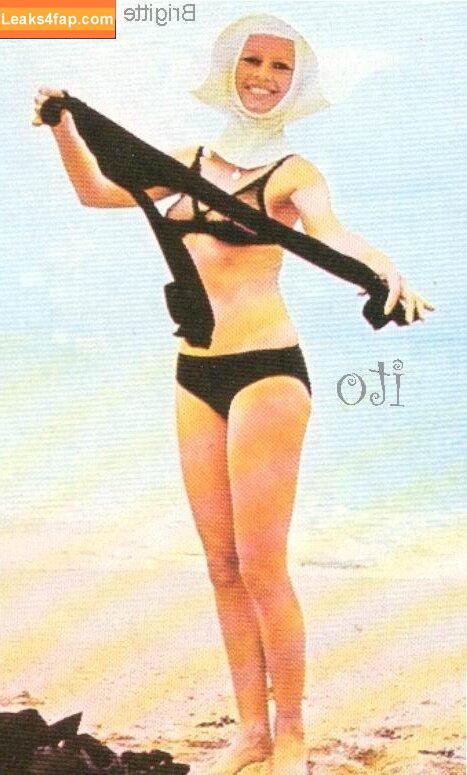 OOPS!!! International /  leaked photo photo #13650