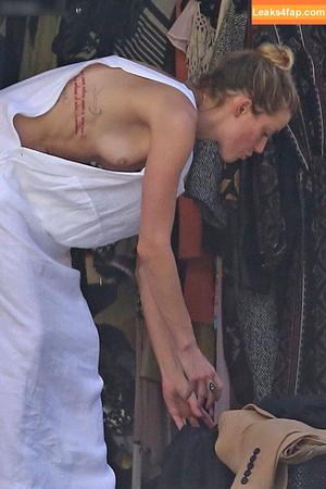 OOPS!!! International photo #13640