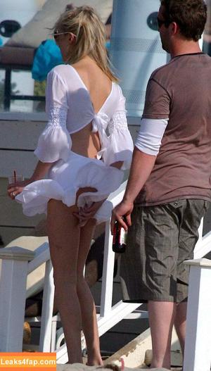 OOPS!!! International photo #13685