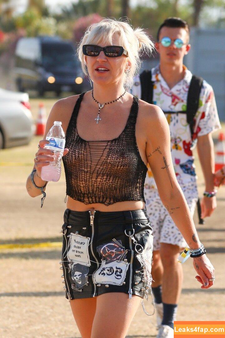 OOPS!!! International /  leaked photo photo #14213