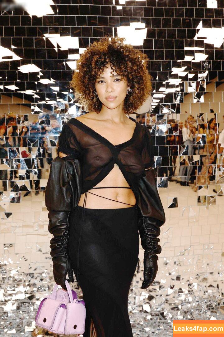 OOPS!!! International /  leaked photo photo #14396