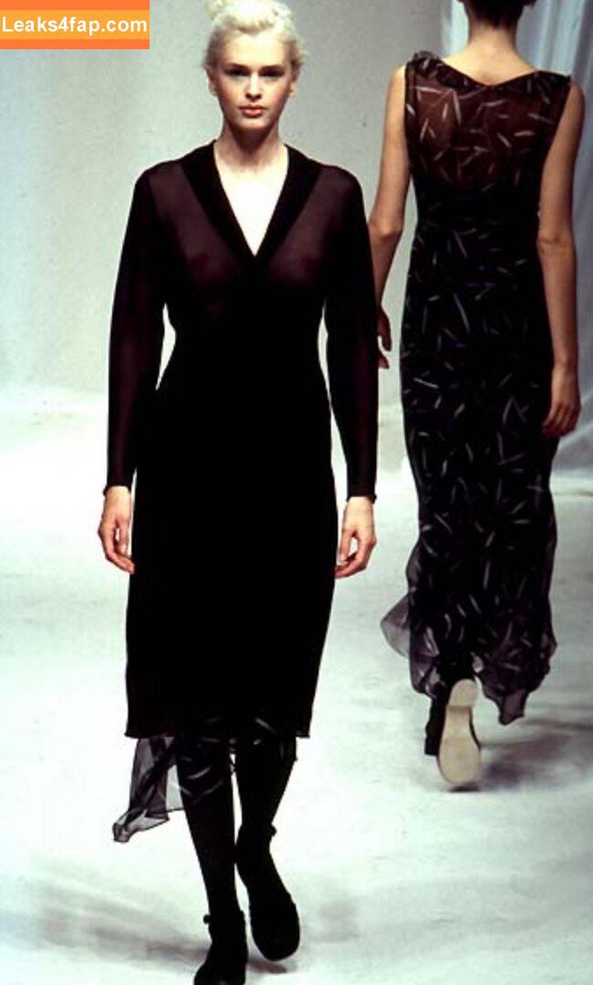 OOPS!!! International /  leaked photo photo #14461