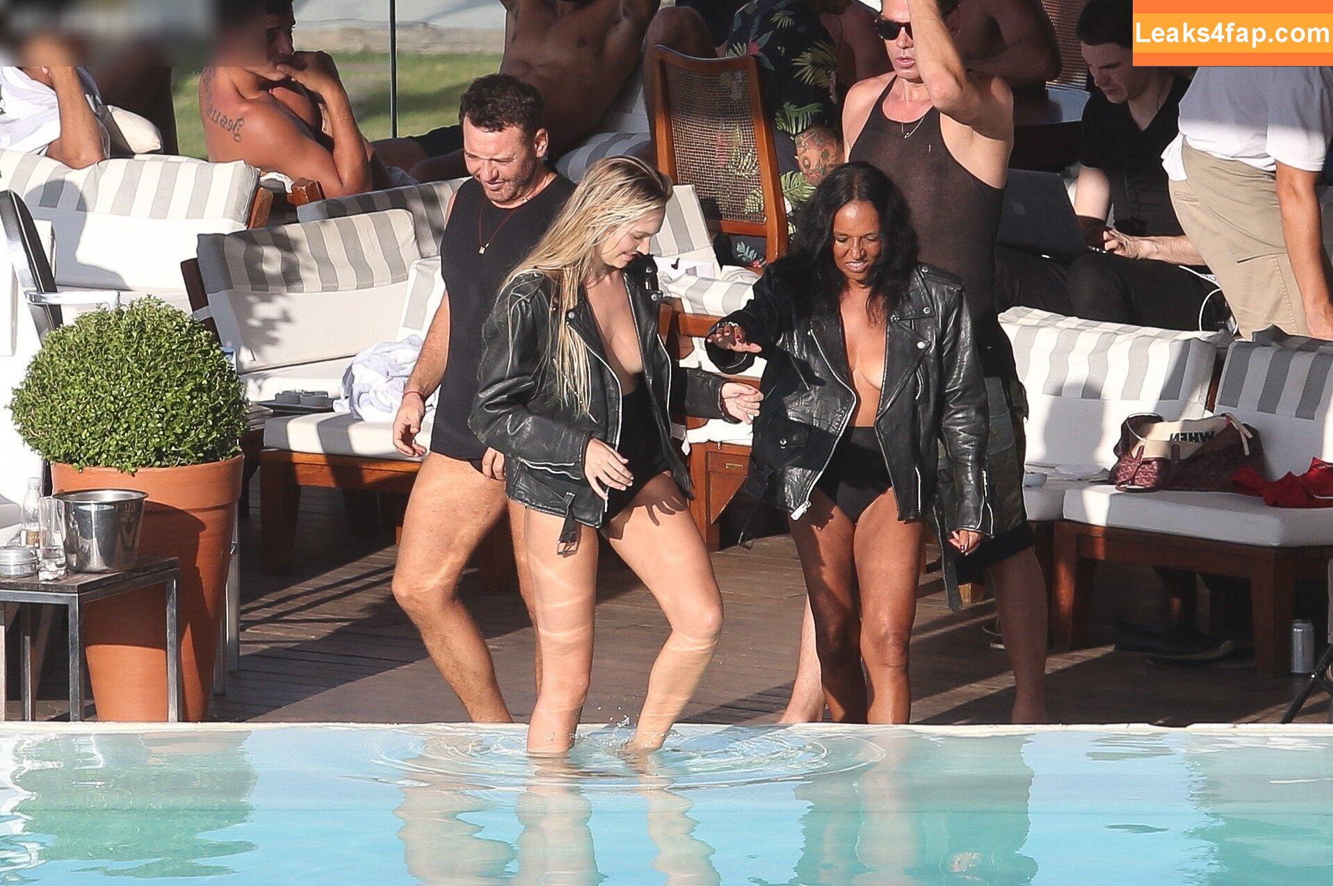 OOPS!!! International /  leaked photo photo #14644