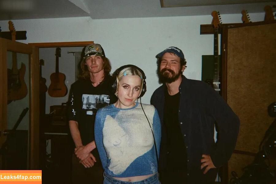 OOPS!!! International /  leaked photo photo #14728