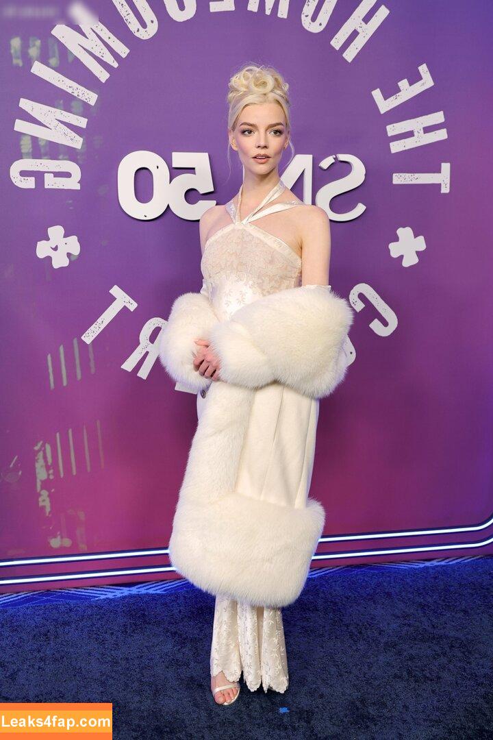 OOPS!!! International /  leaked photo photo #14814