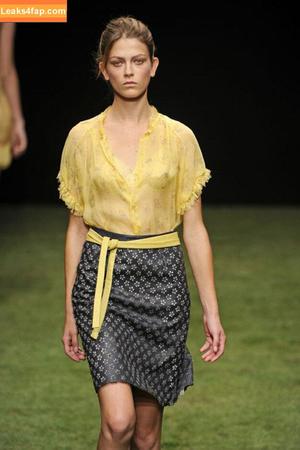 OOPS!!! International photo #14037