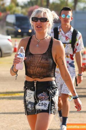 OOPS!!! International photo #14213