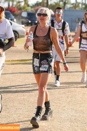 OOPS!!! International photo #14214