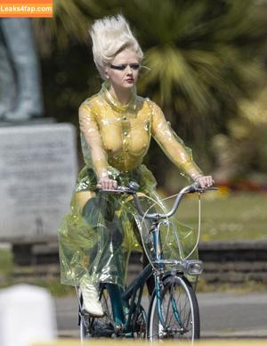 OOPS!!! International photo #14371