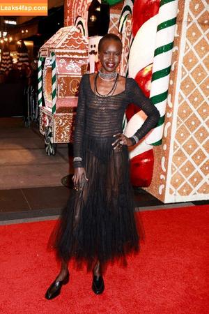 OOPS!!! International photo #14393