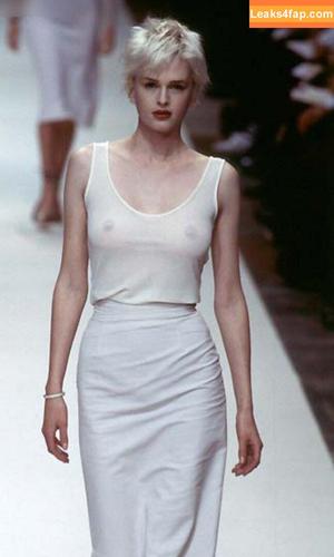 OOPS!!! International photo #14458