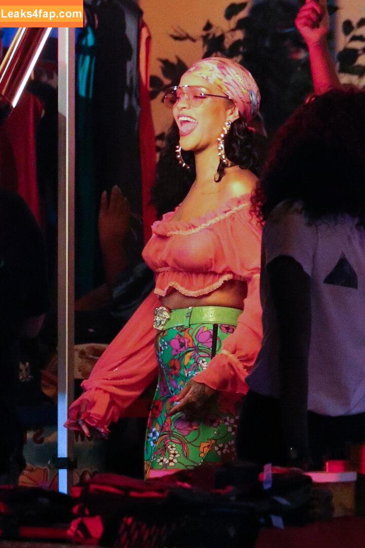 OOPS!!! International /  leaked photo photo #15044