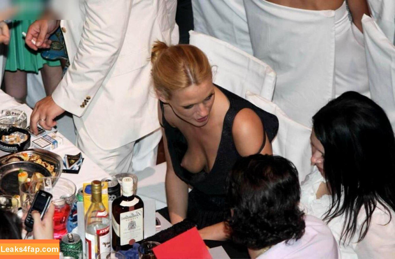 OOPS!!! International /  leaked photo photo #15242