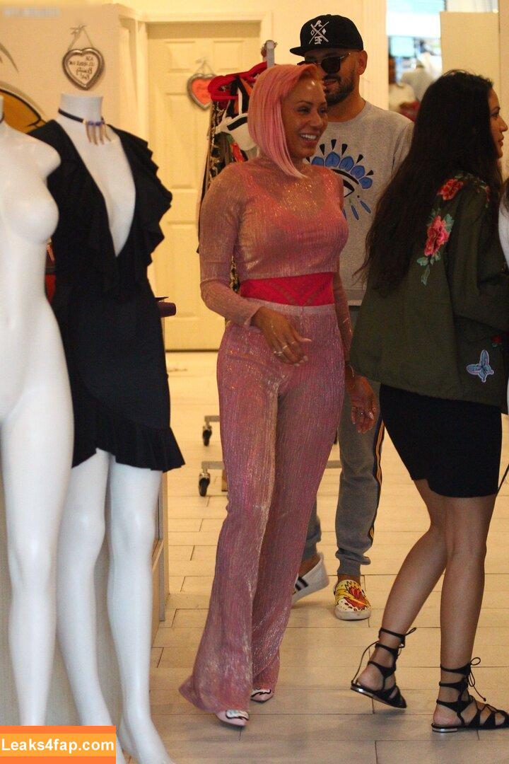 OOPS!!! International /  leaked photo photo #15724