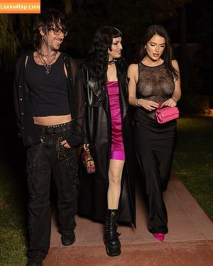 OOPS!!! International photo #15010