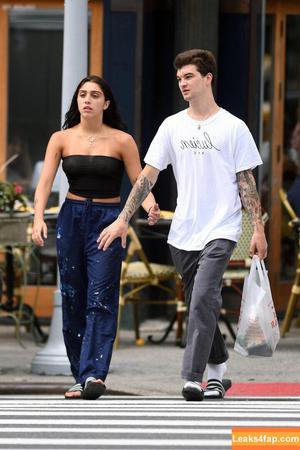 OOPS!!! International photo #15422