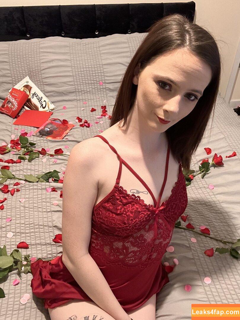 our_littlesecret / louise.bishopx leaked photo photo #0065