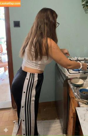 Özge Azunyan photo #0057