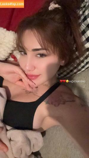 Özge Azunyan photo #0061