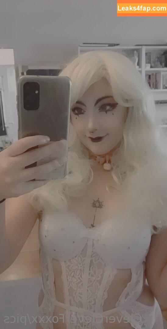 p3achyfoxxxfree /  leaked photo photo #0010