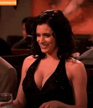 Paget Brewster photo #0011