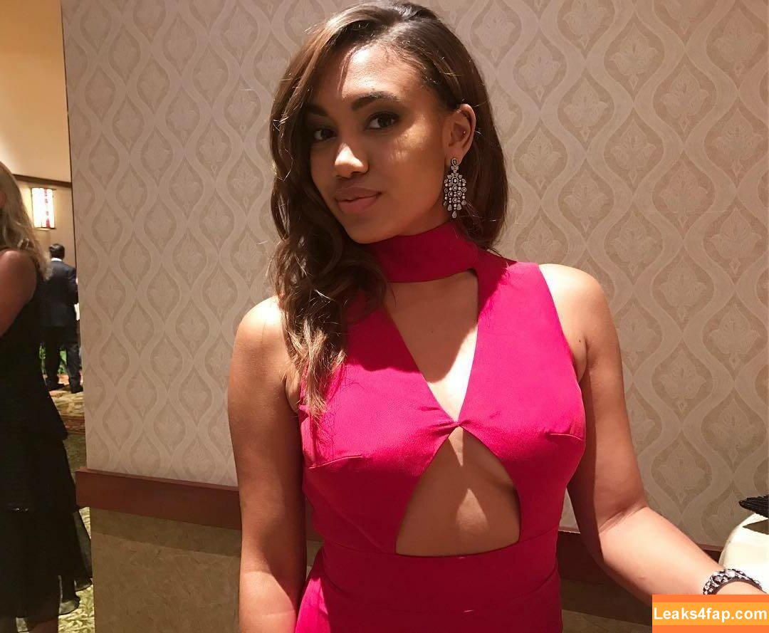 Paige Hurd / thugginn leaked photo photo #0030