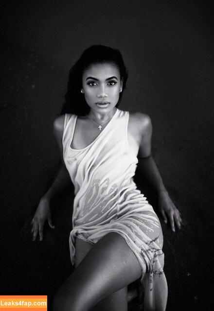 Paige Hurd / thugginn leaked photo photo #0033